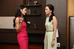 Chị dâu than chăm con khổ, tôi bủn rủn khi chị bật lại