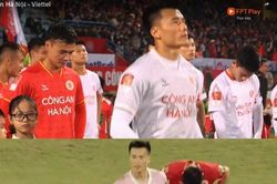 Sự cố hy hữu V-League 2023, thủ môn Bùi Tiến Dũng phải thay đồ