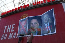 Ông chủ Twitter bất ngờ muốn mua Man United
