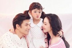 Đừng làm mẹ cáu: Quỳnh Kool, Nhan Phúc Vinh, bé Happi thực hiện bộ ảnh tặng khán giả ngày Valentine