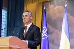 NATO tiếp tục gửi vũ khí cho Kiev, EU chuẩn bị các lệnh trừng phạt mới chống Nga