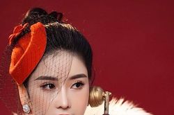 Hoa hậu Trịnh Thanh Hồng tung bộ ảnh rực rỡ dịp Valentine, nhan sắc khiến fan đốn tim