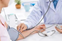 Bác sĩ phải kiểm tra năng lực mới cấp giấy phép hành nghề
