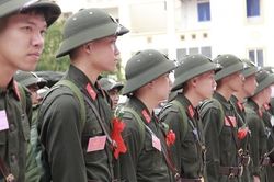 Trốn nhập ngũ, 2 thanh niên bị xử phạt 125 triệu đồng