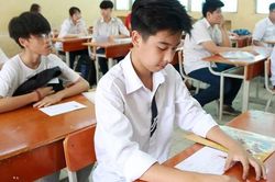 Phụ huynh 'chạy đua' chọn trường tư vào lớp 10 cho con