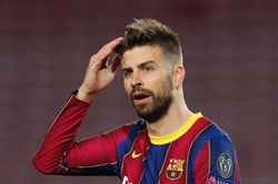 Pique không chúc mừng Messi vô địch World Cup