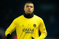 Vì sao Mbappe phải dự bị ở trận đấu với Bayern?