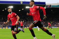 Xavi lên kế hoạch 'bắt chết' Rashford ở trận Barcelona vs MU