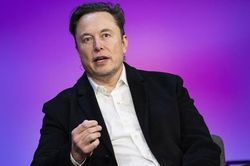 Tỷ phú Elon Musk chốt mức giá kỷ lục mua Man United