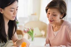 Phản ứng bất ngờ của chồng khi nghe được cuộc nói chuyện bí mật giữa tôi và mẹ
