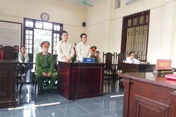 34 năm tù giam cho đôi bạn rủ nhau mua ma túy