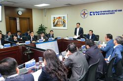 Bộ trưởng Nguyễn Hồng Diên chỉ đạo triển khai các giải pháp tháo gỡ khó khăn cho EVN