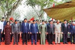Lãnh đạo Đảng, Nhà nước dâng hương tưởng niệm đồng chí Huỳnh Tấn Phát