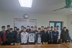Chặn đứng nhóm học sinh quy ước ám hiệu, mang hung khí hỗn chiến