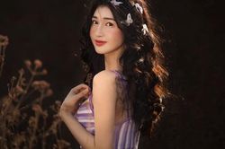 Nhan sắc đời thường trong trẻo, nền nã của Á hậu Phương Nhi