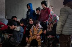 Với dân tị nạn Syria, 12 năm nội chiến không bằng một trận động đất