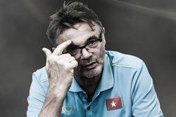 'Phù thủy trắng' Troussier và hành trình trước khi tới Việt Nam