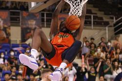 Saigon Heat lội ngược dòng kịch tính trước Singapore Slingers