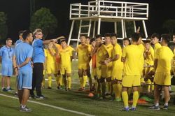 HLV Philippe Troussier từng cho cầu thủ Việt Nam tập luyện lúc nửa đêm