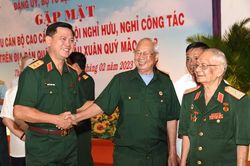 Quân khu 7 tổ chức gặp mặt đại biểu cán bộ cao cấp quân đội nghỉ hưu, nghỉ công tác
