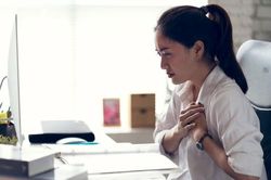 Ho mãi không dứt, đi khám phát hiện điều kinh dị
