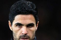 3 sai lầm của Arteta khiến Arsenal mất ngôi đầu vào tay Man City