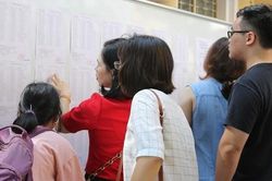 Thấp thỏm chờ 'chốt' môn thi vào lớp 10