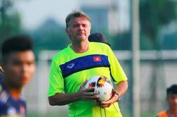 HLV Troussier mơ dự World Cup ở tuổi 'xưa nay hiếm'