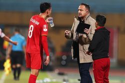 Vòng 4 V-League 2023: Lung lay ghế thuyền trưởng