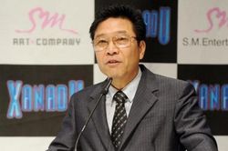 Chấn động: Dispatch vạch trần thủ đoạn Lee Soo Man tham ô 13 ngàn tỷ đồng từ năm 1999, từng bị Interpol truy nã và phải ngồi tù
