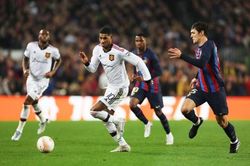 Play-off Europa League: Barca hòa kịch tính trước Man.United, Juventus chia điểm nhạt nhòa