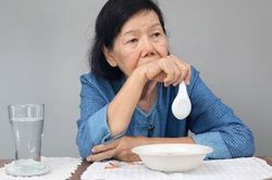 Lý do người cao tuổi bị suy dinh dưỡng