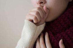 Mẹo phòng ngừa viêm phổi hiệu quả khi thời tiết trở lạnh