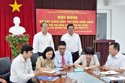 Khối thi đua các Đảng ủy Khối và cơ quan trực thuộc Tỉnh ủy Khánh Hòa: Ký kết giao ước thi đua năm 2023