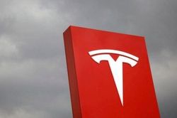 Tesla triệu hồi 362.000 xe tại Mỹ do lỗi hệ thống lái tự động