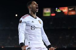Rashford lập công, Man Utd bất phân thắng bại với Barcelona