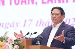 Thủ tướng: 'Các doanh nghiệp bất động sản phải có trách nhiệm với chính mình'