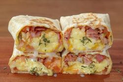 Cách làm burrito trứng phô mai kiểu Mexico