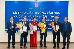 Văn nghệ chữa lành 'vết thương' tâm hồn