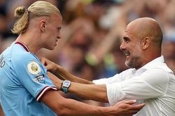 Guardiola: 'Tôi chống mắt lên xem các vị nói thế nào!'