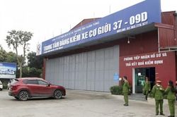 Bắt phó giám đốc và 2 kiểm định viên Trung tâm đăng kiểm 37-09D ở Nghệ An