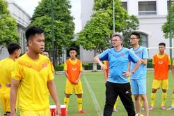 Cơ hội và thách thức của HLV Philippe Troussier