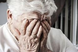 Vì sao người cao tuổi dễ bị trầm cảm?