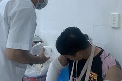 Nam shipper tố bị vợ chồng khách hàng đánh gãy tay