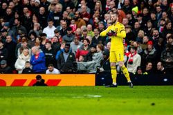 De Gea gây sốt với 2 pha cứu thua siêu đẳng
