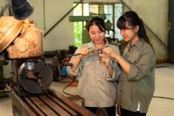 Hướng nghiệp giúp sinh viên hiểu sâu về ngành nghề