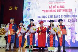 Trường ĐH Cửu Long trao bằng cho 260 tân cử nhân