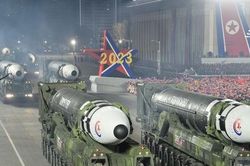 Nhật Bản nói Triều Tiên vừa phóng tên lửa nghi ICBM có khả năng đe dọa lãnh thổ Mỹ