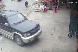 Nóng trên đường: Trớ trêu khi lái xe mà 'mắt để sau lưng'