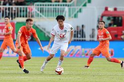 Siêu phẩm sút xa khiến HAGL cầm hòa khi đối đầu CAHN tại V-League 2023